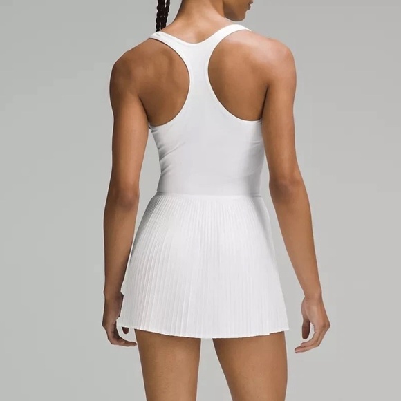 LULULEMON SCOOP NECK PLEATED TENNIS DRESS IN WHITE SZ 6 NWT - Picture 4 of 12